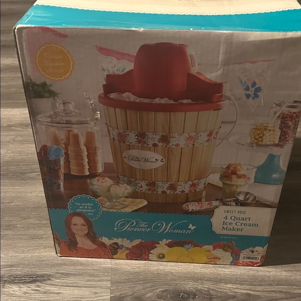 The Pioneer Woman‎ Red and Wood Ice Cream Maker - Picture 2 of 4